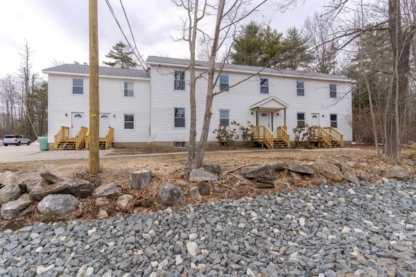 $1,100,000 | 60 Charles Street, Farmington, NH 03835