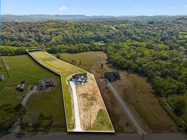 $1,245,777 | 4088 Chicken Road, Lebanon, TN 37090