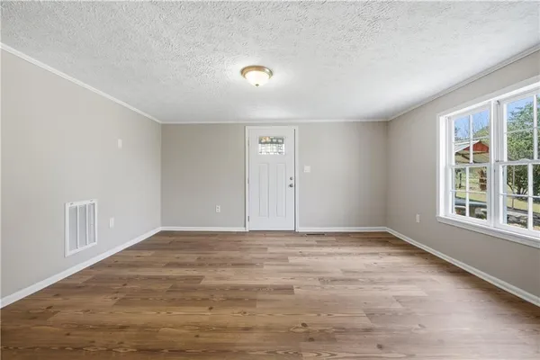 $1,400 | 2656 Jackson Trail Road, Jefferson, GA 30549