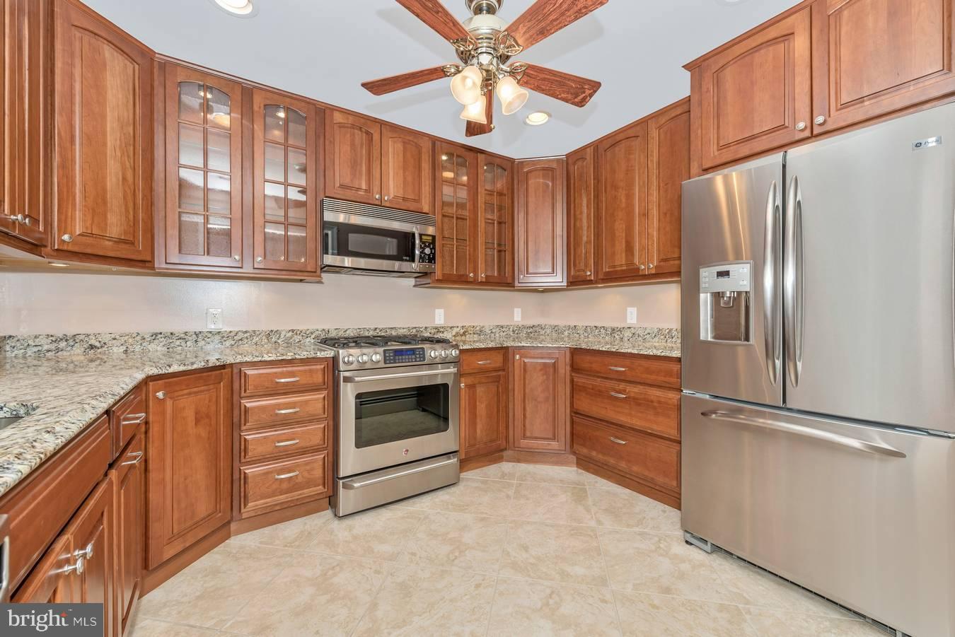 13601 Lewisdale Road Clarksburg, MD 20871 - Photo 7 of 30 Kitchen