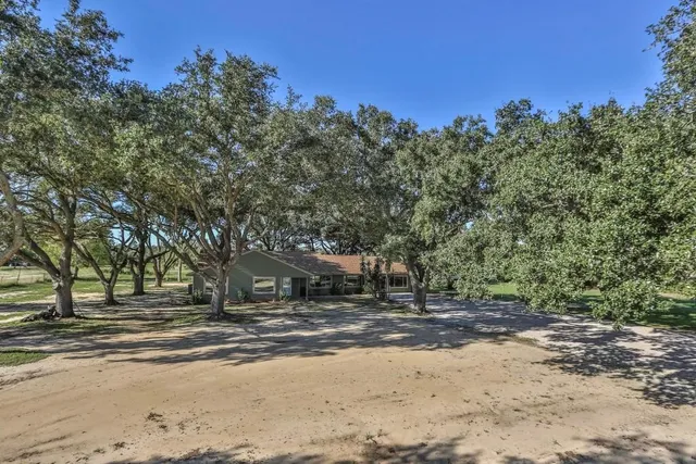 $3,500 | 14114 Highway 36, Needville, TX 77461