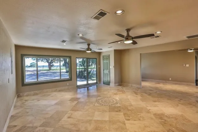 $3,500 | 14114 Highway 36, Needville, TX 77461