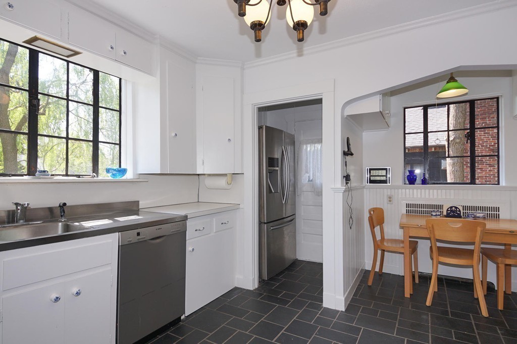 10 Barbara Road Belmont, MA 02478 - Photo 10 of 29 Gallery Image 10