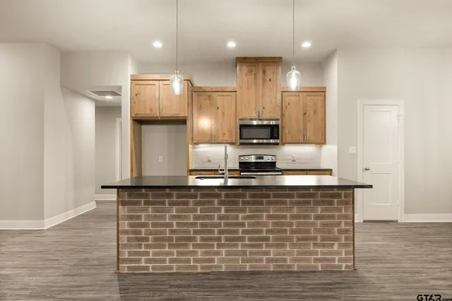 $2,295 | 1656 Legacy Drive, Tyler, TX 75703