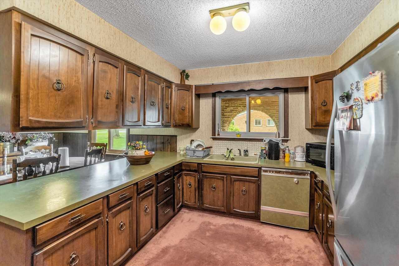 3242 Shannon Road Burton, MI 48529 - Photo 12 of 38 50076100-11.JPG