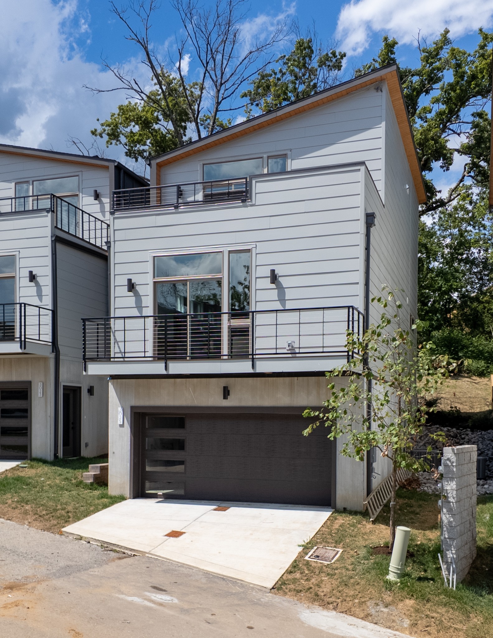 3025 Edwin Street Nashville, TN 37207 - Photo 47 of 48 a house view with a outdoor space