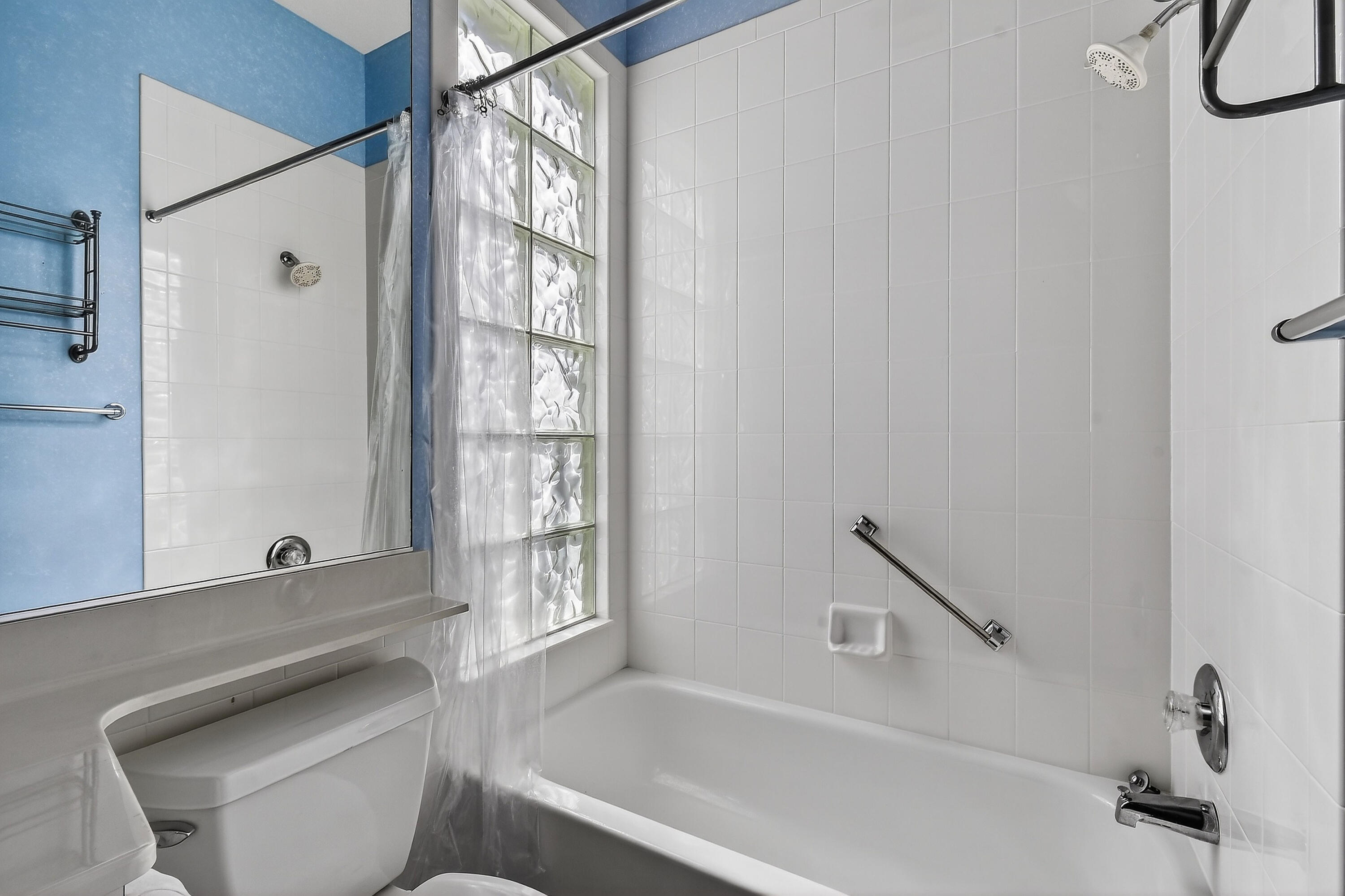 8892 Southeast Eldorado Way Hobe Sound, FL 33455 - Photo 42 of 83 GUEST BATH