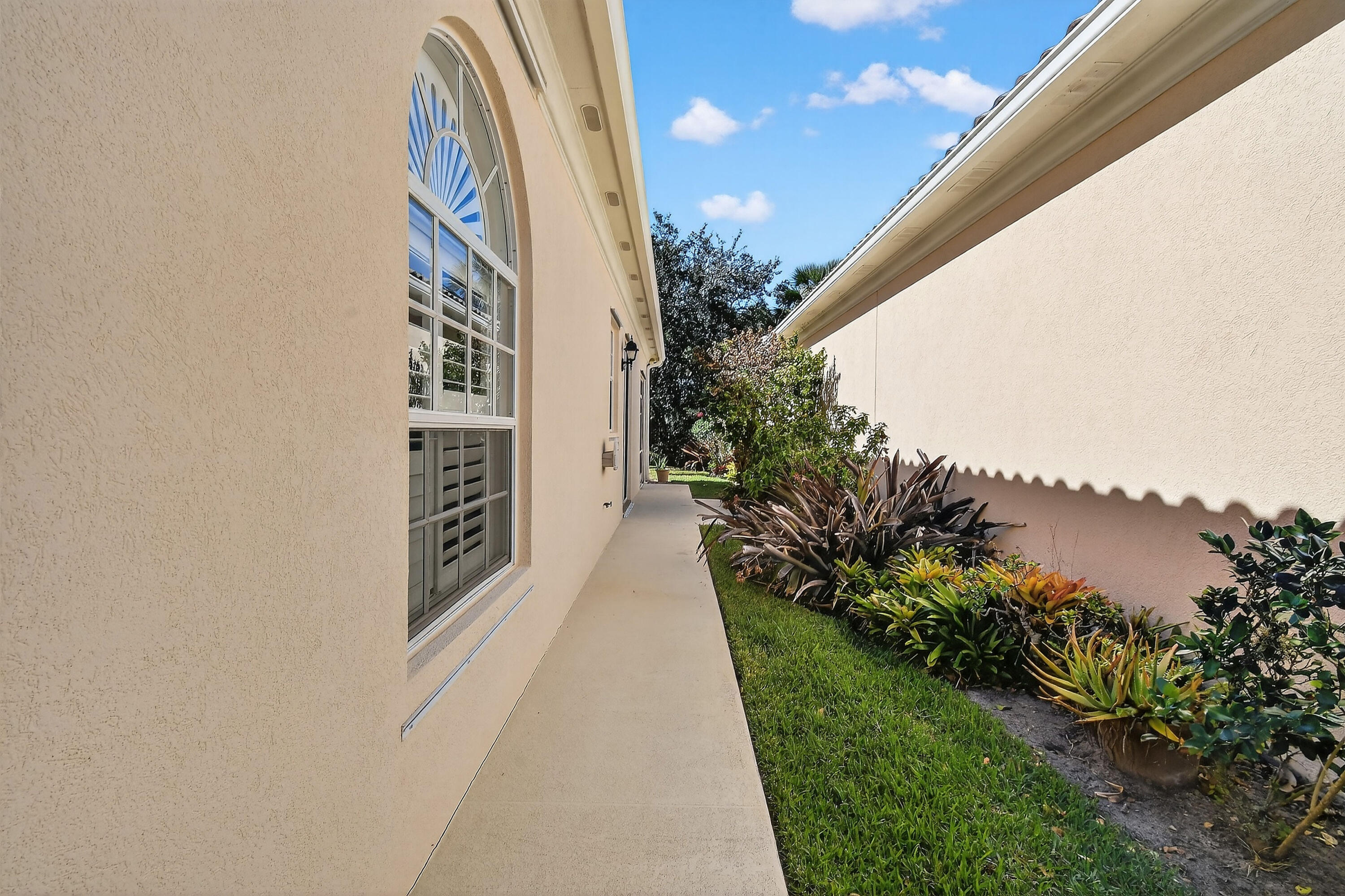 8892 Southeast Eldorado Way Hobe Sound, FL 33455 - Photo 46 of 83 RIGHT SIDE