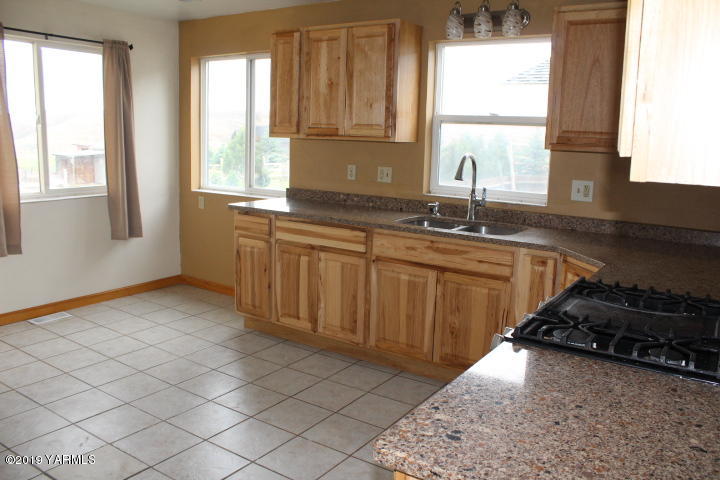 3903 Cheyne Road Zillah, WA 98953 - Photo 18 of 49 IMG_1026