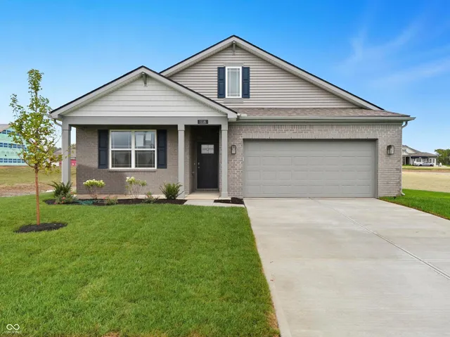 $340,800 | 1118 Fairmount Drive, Franklin, IN 46131