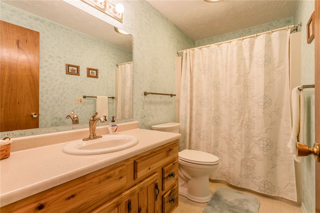 23 Chiswick Drive Riga, NY 14428 - Photo 20 of 44 Main Bathroom