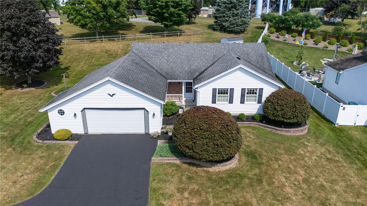 23 Chiswick Drive Riga, NY 14428 - Photo 2 of 44