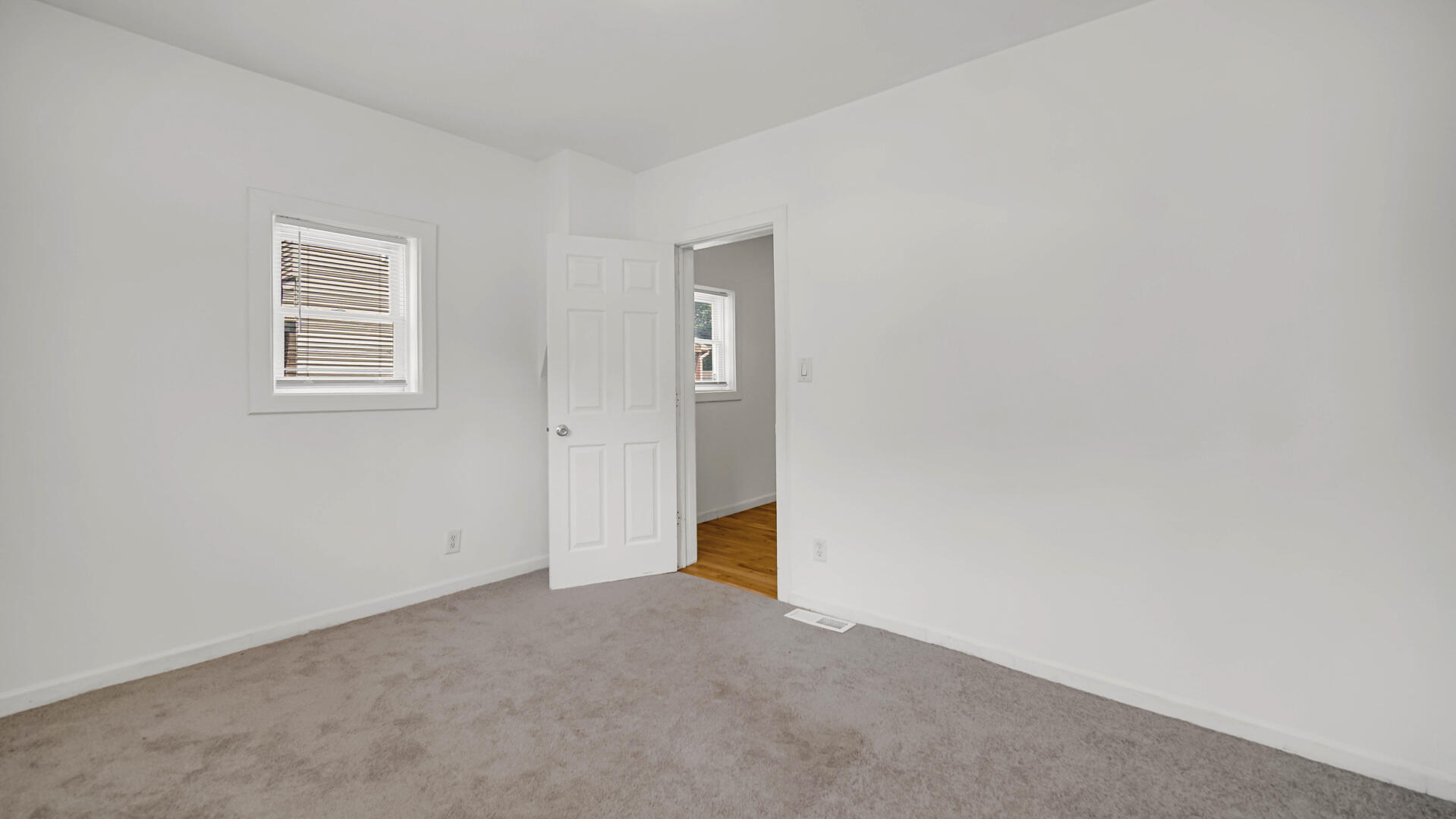 555 Locust Street, Unit 1 Valparaiso, IN 46383 - Photo 11 of 11 1919x1080