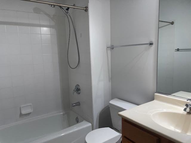 2379 Chelsea Road, Unit 6E4 Northbrook, IL 60062 - Photo 6 of 14 Gallery Image 6