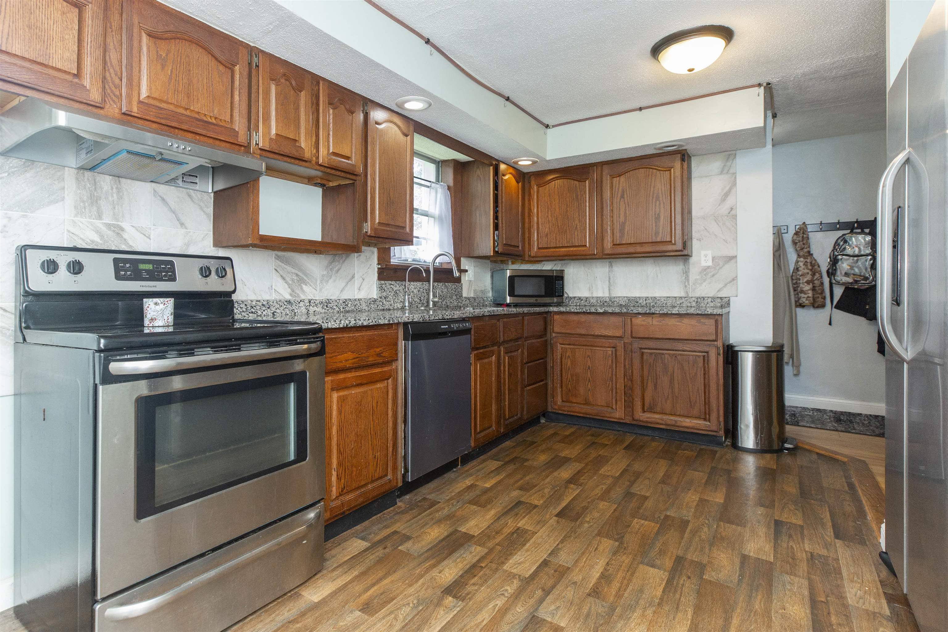 19357 Brick Road South Bend, IN 46637 - Photo 6 of 36