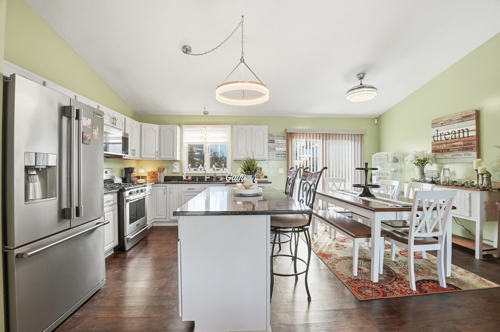 33 Warner Street Fall River, MA 02720 - Photo 11 of 38