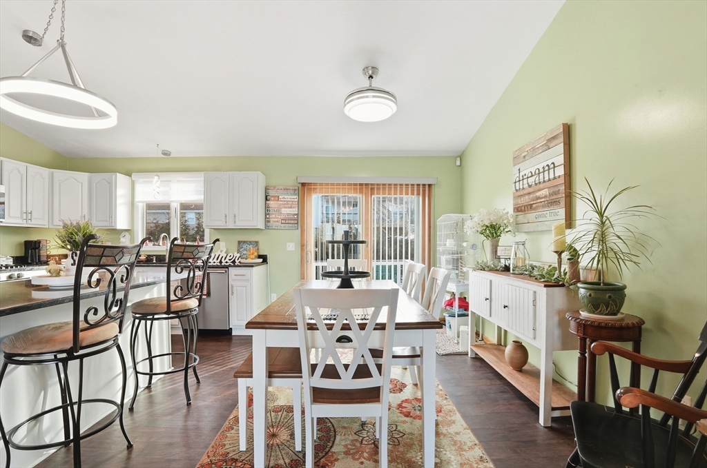 33 Warner Street Fall River, MA 02720 - Photo 15 of 38