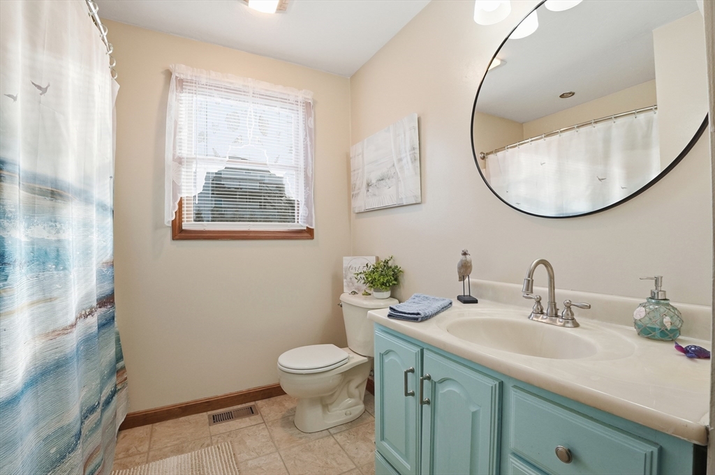 33 Warner Street Fall River, MA 02720 - Photo 26 of 38