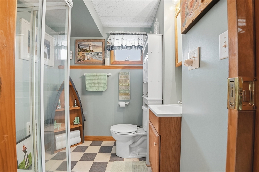 33 Warner Street Fall River, MA 02720 - Photo 27 of 38