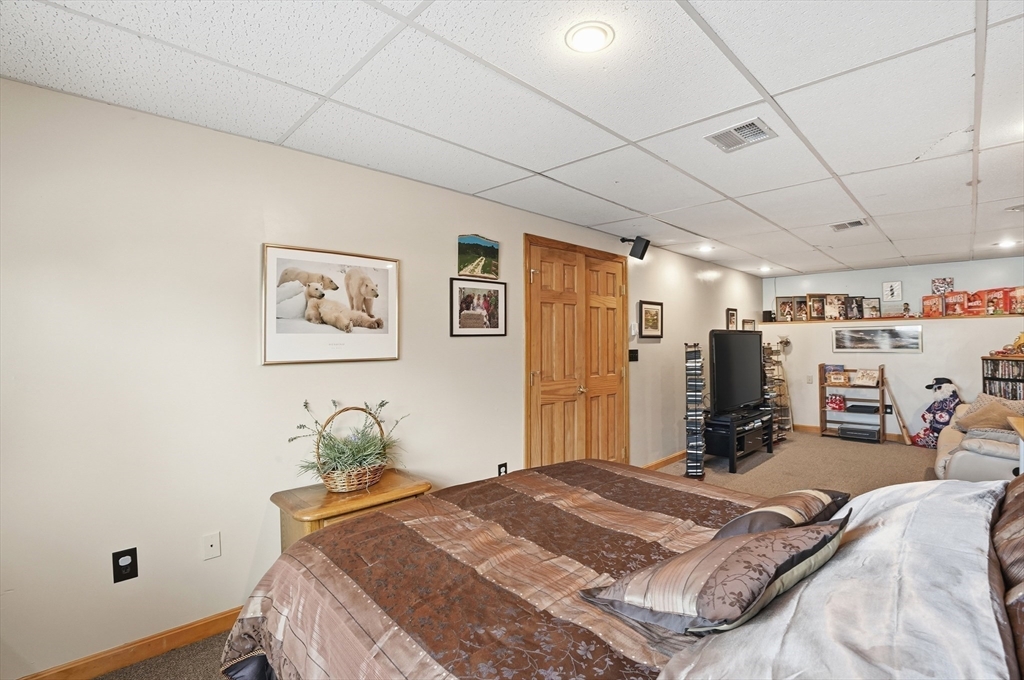 33 Warner Street Fall River, MA 02720 - Photo 30 of 38