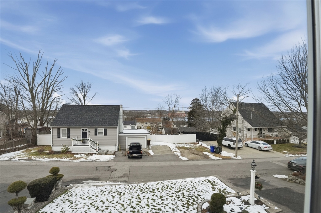 33 Warner Street Fall River, MA 02720 - Photo 5 of 38