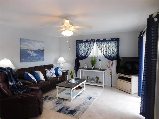 $4,000 | 509 East Venice Avenue, Unit 210, Venice, FL 34285