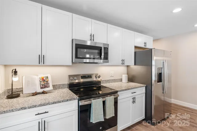 $395,000 | 95 Eastabrook Avenue, Brevard, NC 28712