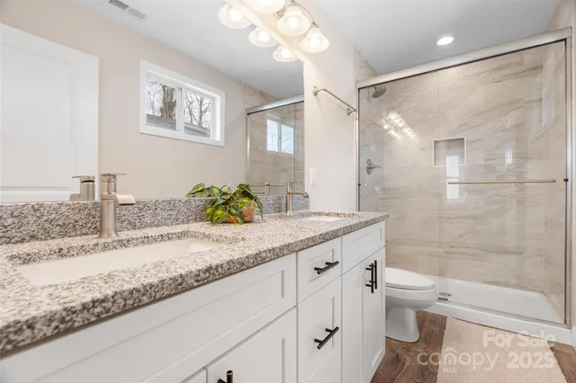 $395,000 | 95 Eastabrook Avenue, Brevard, NC 28712