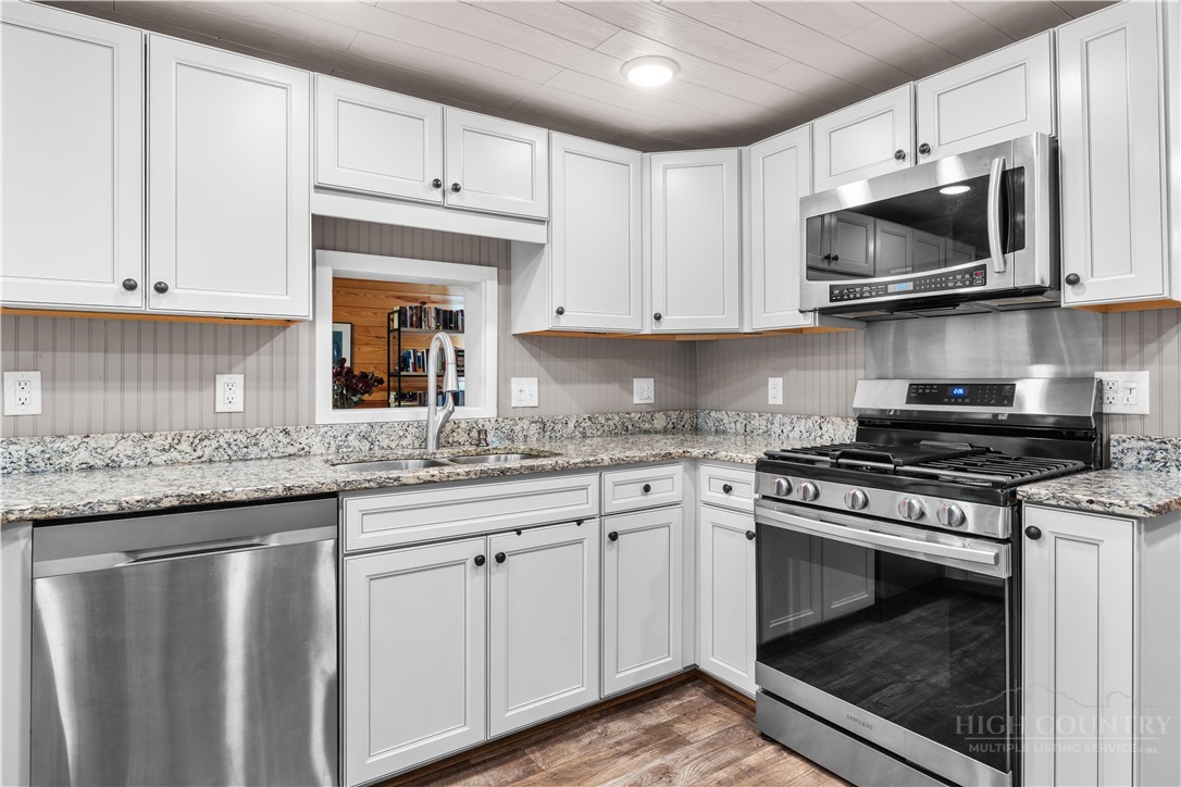 180 Longview Road Newland, NC 28657 - Photo 9 of 49