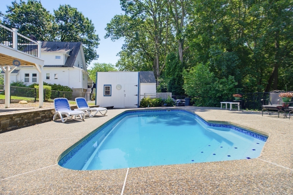 71 Circuit Road Dedham, MA 02026 - Photo 37 of 40