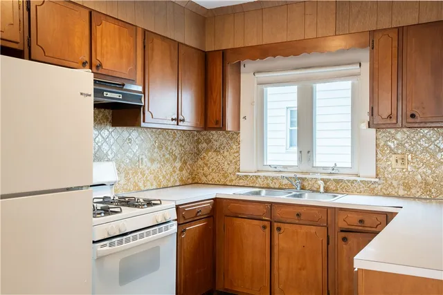 $700,000 | 15 Taft Avenue, Providence, RI 02906