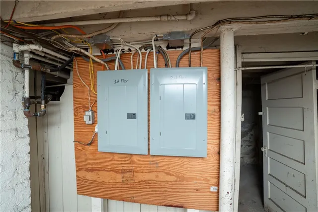 $700,000 | 15 Taft Avenue, Providence, RI 02906