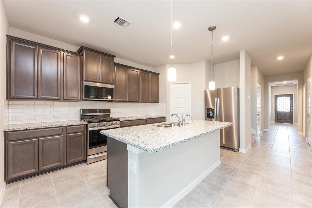 1230 Glendora Drive Rosharon, TX 77583 - Photo 9 of 28