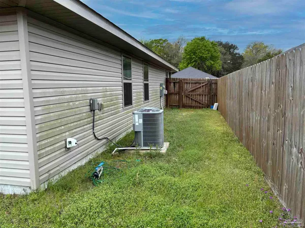 $1,800 | 5143 Carmell Ridge Circle, Milton, FL 32570