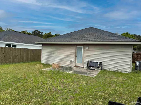$1,800 | 5143 Carmell Ridge Circle, Milton, FL 32570