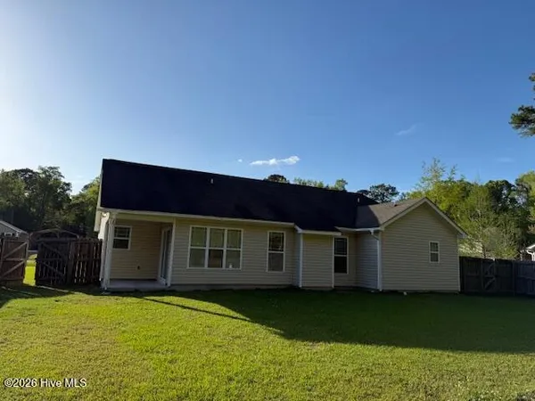 $1,685 | 212 Garden Folly Lane, Richlands, NC 28574