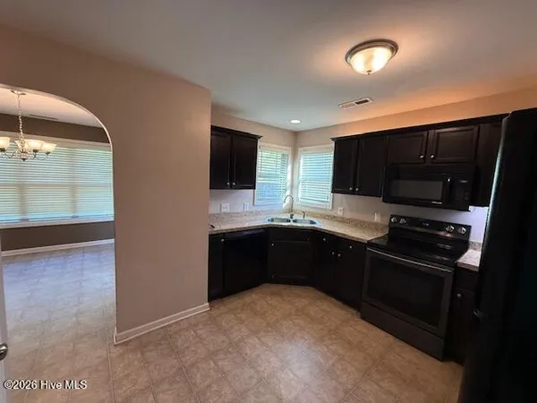 $1,685 | 212 Garden Folly Lane, Richlands, NC 28574