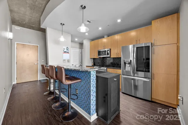 $350,000 | 210 North Church Street, Unit 2612, Charlotte, NC 28202