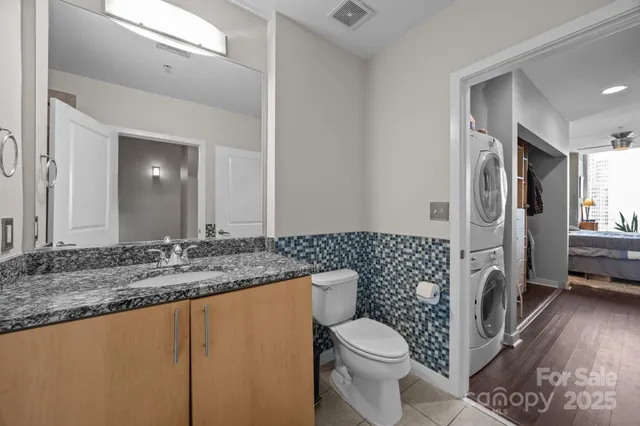 $350,000 | 210 North Church Street, Unit 2612, Charlotte, NC 28202