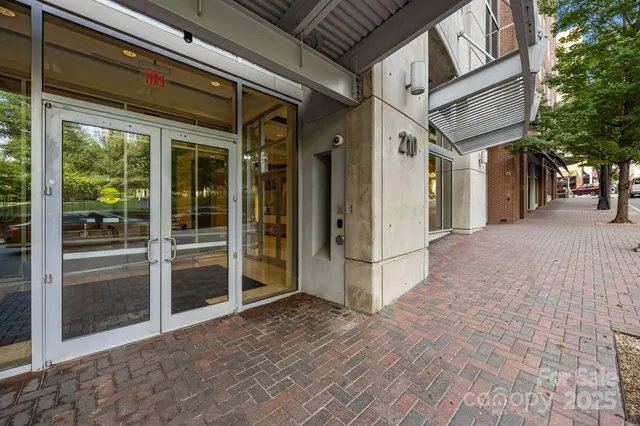 $350,000 | 210 North Church Street, Unit 2612, Charlotte, NC 28202