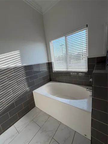 $1,700 | 398 Mesa Drive, Unit A, Del Valle, TX 78617