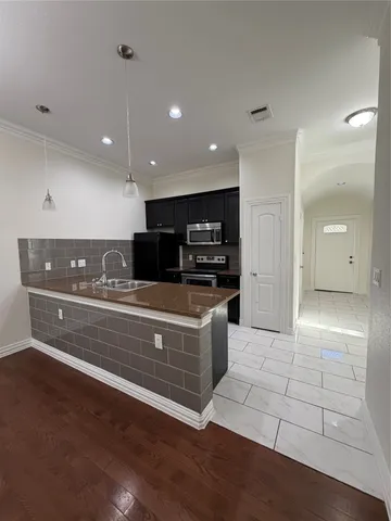 $1,700 | 398 Mesa Drive, Unit A, Del Valle, TX 78617