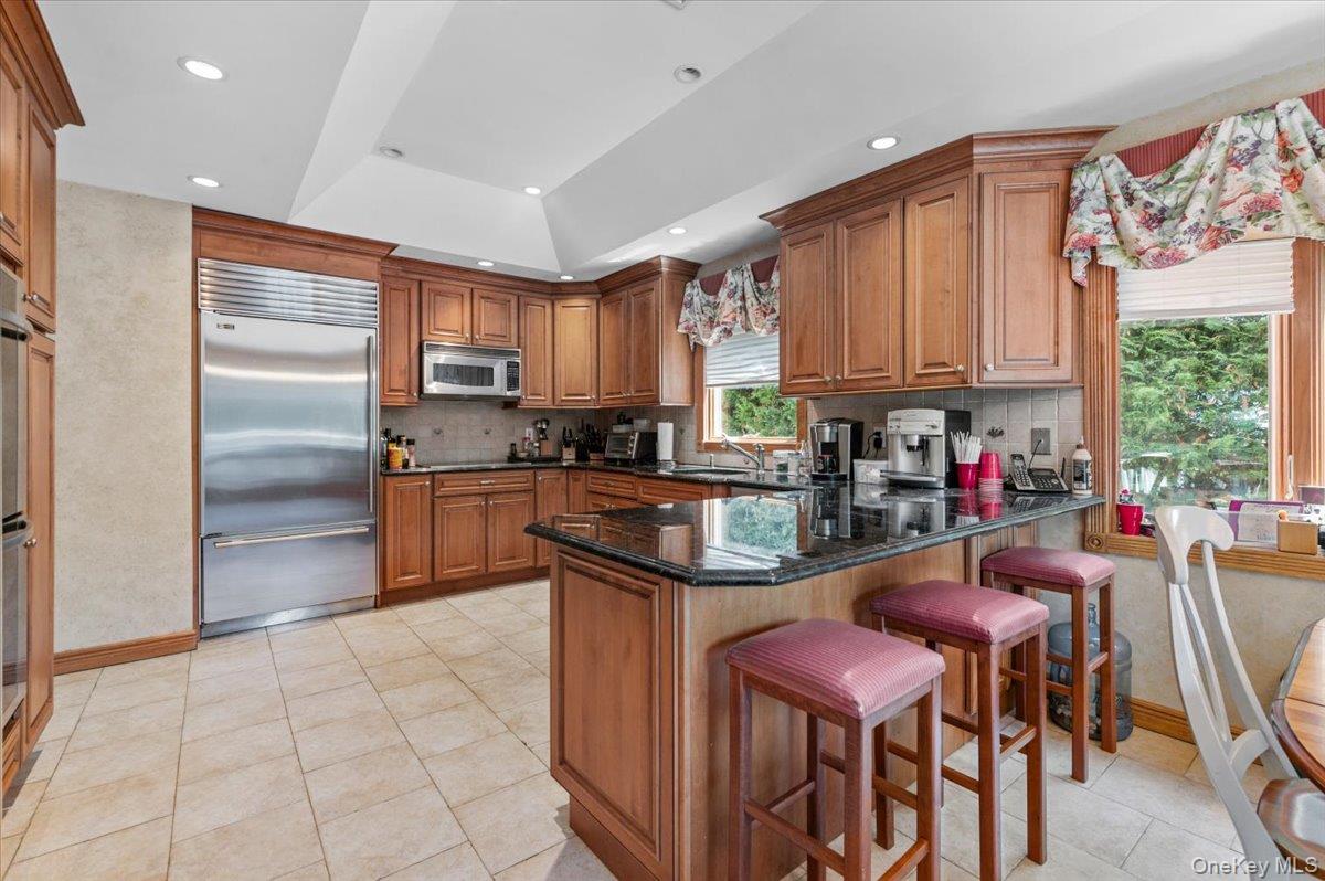 100 Cabot Road Massapequa, NY 11758 - Photo 6 of 49