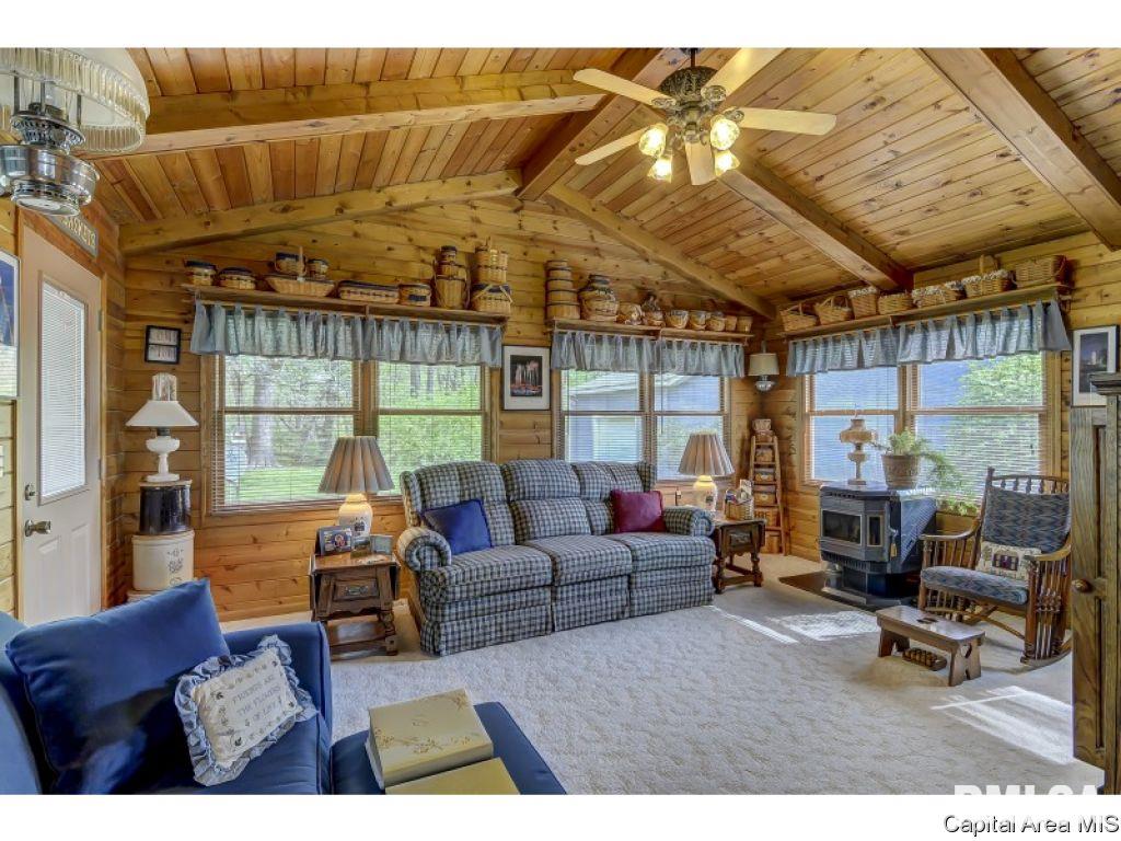 10345 Bell Fountain Road Dawson, IL 62520 - Photo 14 of 36 Gallery Image 14