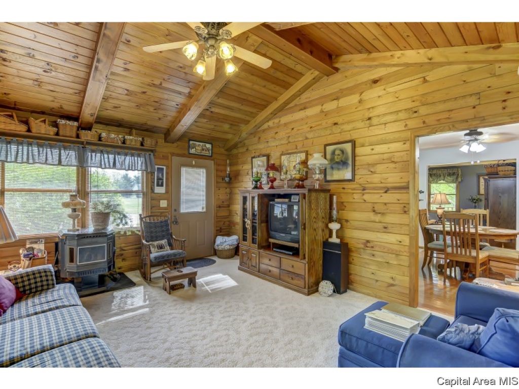10345 Bell Fountain Road Dawson, IL 62520 - Photo 16 of 36 Gallery Image 16