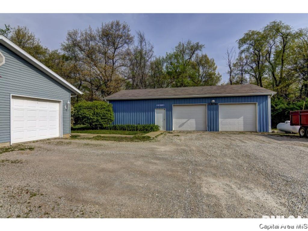 10345 Bell Fountain Road Dawson, IL 62520 - Photo 30 of 36 Gallery Image 30