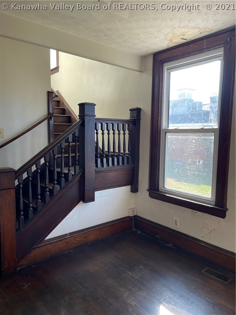 406 Ruffner Avenue Charleston, WV 25311 - Photo 17 of 18 Gallery Image 17