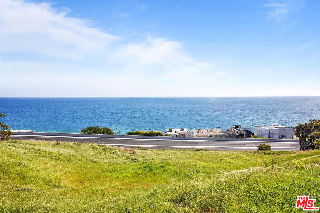 27136 Sea Vista Drive Malibu, CA 90265 - Photo 2 of 13 a view of an ocean view