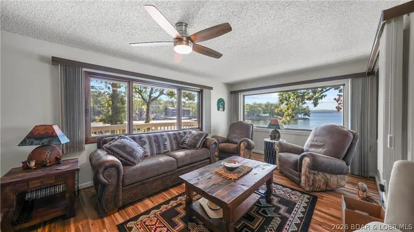 $750,000 | 185 Betlo Drive, Sunrise Beach, MO 65079