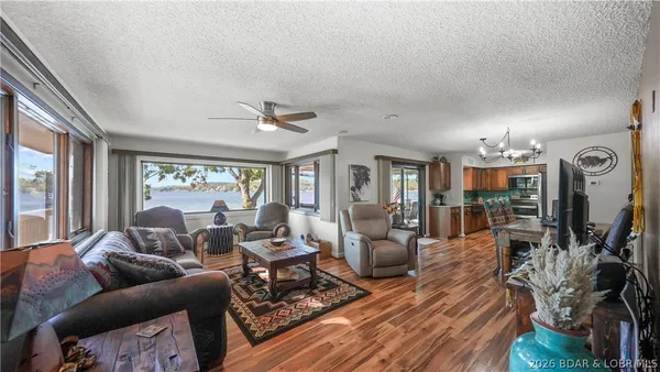 $750,000 | 185 Betlo Drive, Sunrise Beach, MO 65079